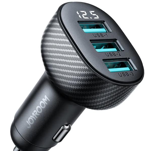 شاحن سيارة Joyroom JR-CCD03 بشاشة رقمية و 3 منافذ USB بقوة 3.4 أمبير