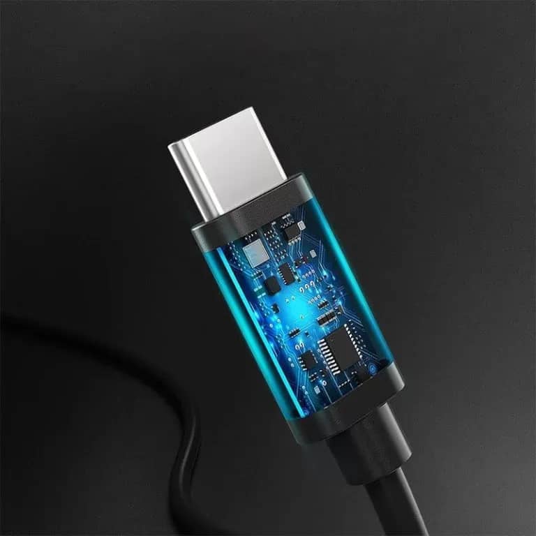 "كابل USB-C إلى USB-C بطول 3 أمتار - شحن سريع ونقل بيانات مرن "